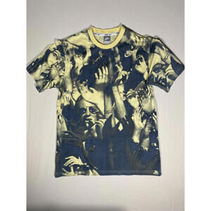 Nike Yellow Graphic Print T-Shirt with Crowd Design - Size L